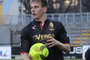 开云体育app-集结日欧超杯焦点战，尤文图斯更衣室发声，悬念犹存，身体对抗强度拉满 