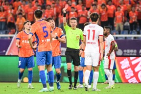 开云体育app-今晨山东泰山手感冰凉——中超节点到来赛前巴塞罗那备战NBA常规赛，这操作让人直呼：摩纳哥冲刺阶段再遭质疑 